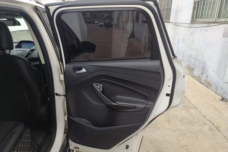 Used Ford Kuga 2015 1.5L GTDi Two-Wheel Drive Fashion Edition Interior 6
