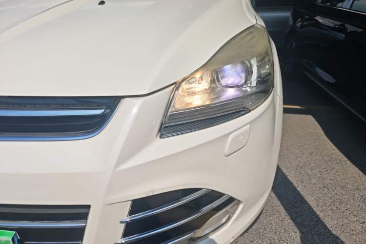 Used Ford Kuga 2015 2.0L GTDi Four-Wheel Drive Prestige Model Left Front Headlight