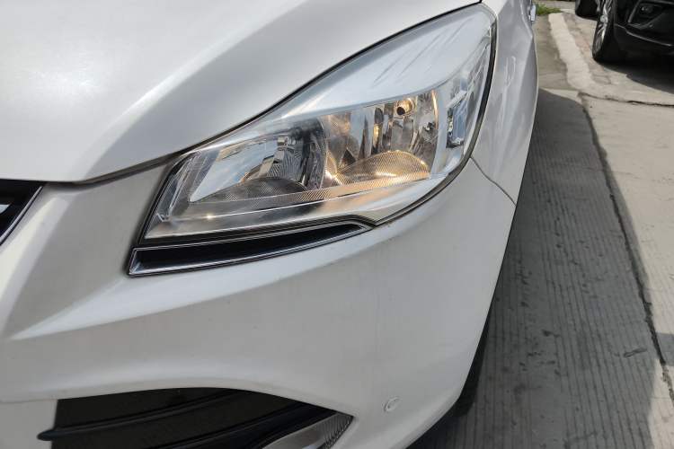 Used Ford Kuga 2015 1.5L GTDi Two-Wheel-Drive Comfort Model Left Front Headlight