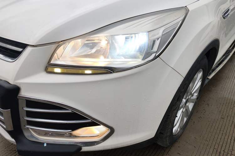 Used Ford Kuga 2015 1.5L GTDi Two-Wheel-Drive Comfort Model Left Front Headlight