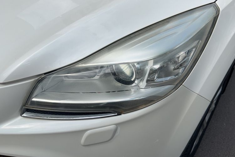 Used Ford Kuga 2015 2.0L GTDi Four-Wheel Drive Prestige Model Left Front Headlight
