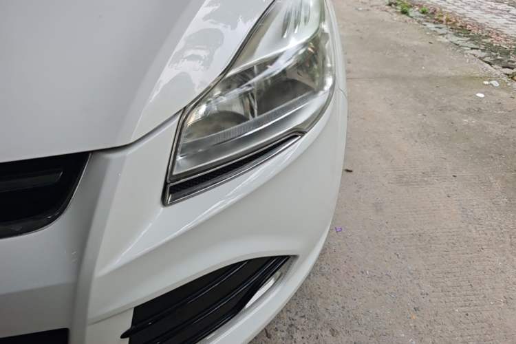 Used Ford Kuga 2015 1.5L GTDi Two-Wheel-Drive Comfort Model Left Front Headlight