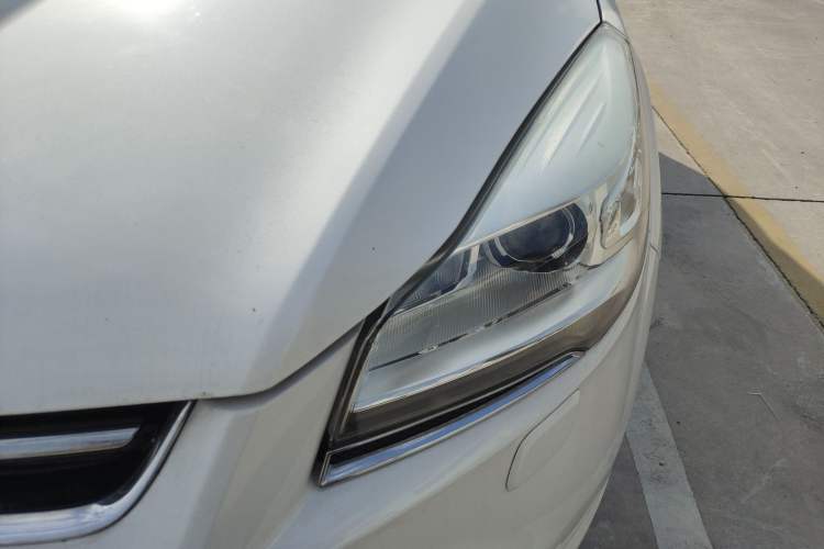 Used Ford Kuga 2015 2.0L GTDi Four-Wheel Drive Prestige Model Left Front Headlight