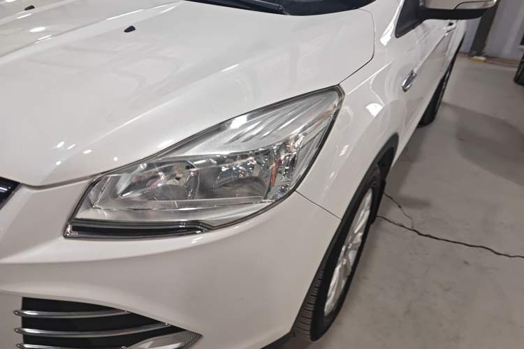 Used Ford Kuga 2015 2.0L GTDi Four-Wheel Drive Elite Model Left Front Headlight