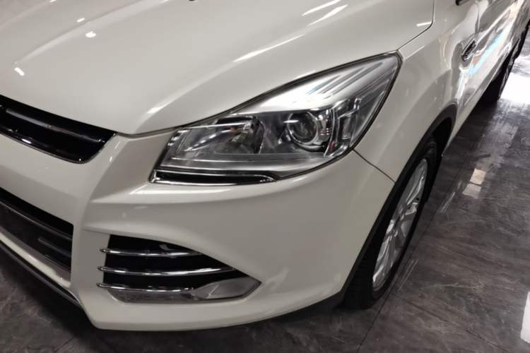 Used Ford Kuga 2015 2.0L GTDi Four-Wheel Drive Elite Model Left Front Headlight