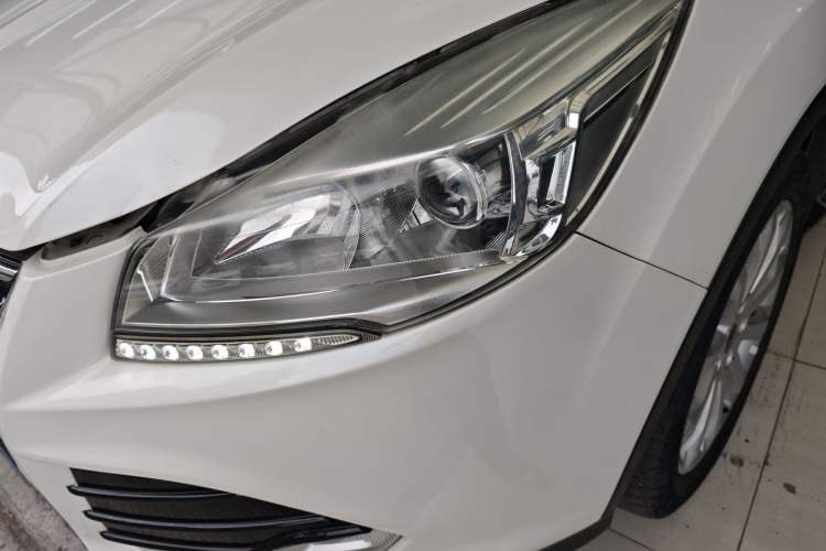 Used Ford Kuga 2015 1.5L GTDi Two-Wheel-Drive Comfort Model Left Front Headlight