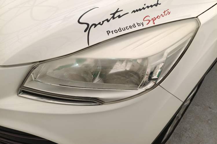 Used Ford Kuga 2015 1.5L GTDi Two-Wheel-Drive Comfort Model Left Front Headlight