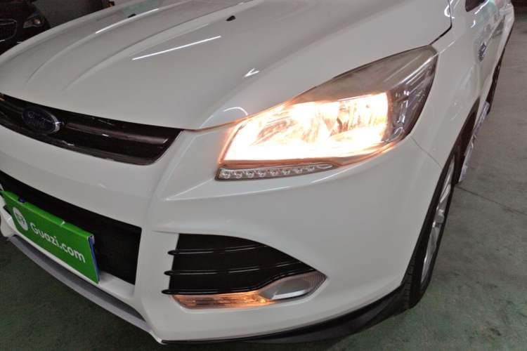 Used Ford Kuga 2015 1.5L GTDi Two-Wheel-Drive Comfort Model Left Front Headlight