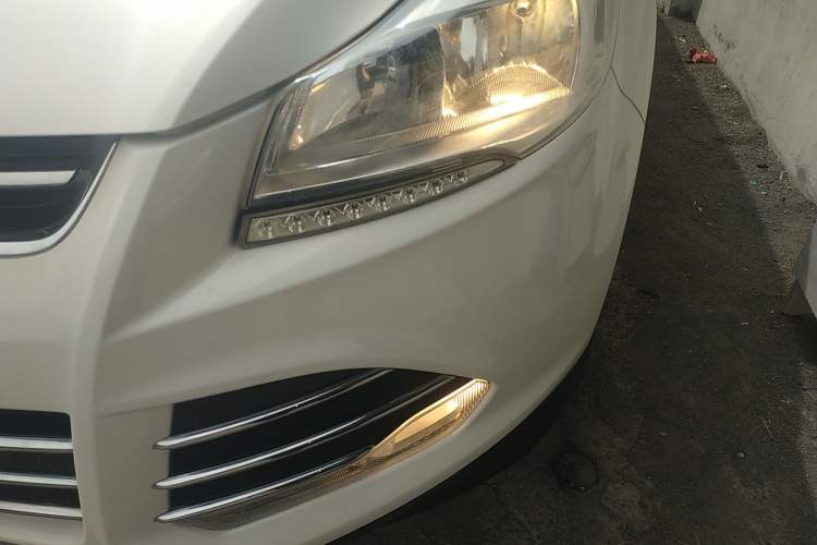 Used Ford Kuga 2015 1.5L GTDi Four-Wheel-Drive Elite Model Left Front Headlight