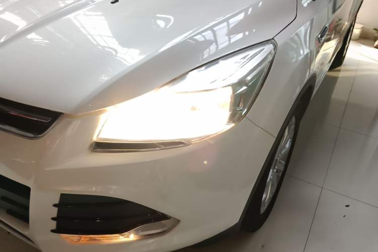 Used Ford Kuga 2015 1.5L GTDi Two-Wheel-Drive Comfort Model Left Front Headlight