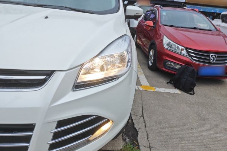 Used Ford Kuga 2015 2.0L GTDi Four-Wheel Drive Elite Model Left Front Headlight