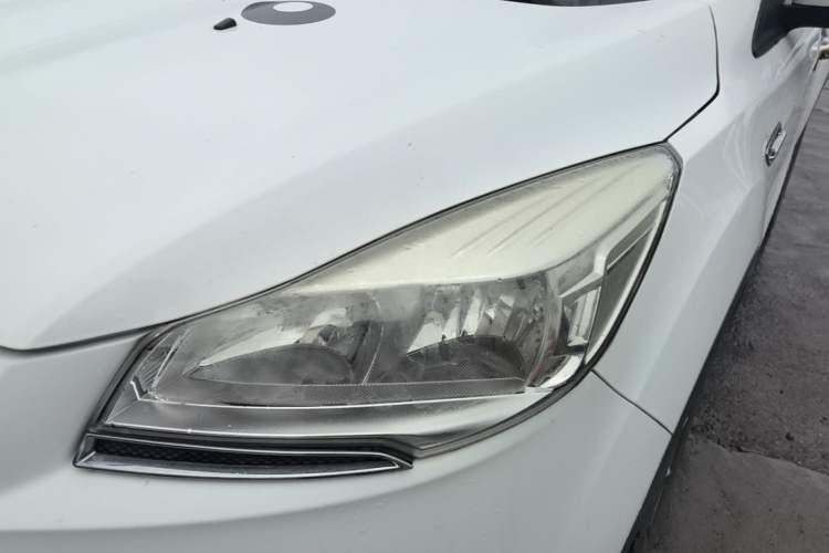 Used Ford Kuga 2015 1.5L GTDi Two-Wheel-Drive Comfort Model Left Front Headlight