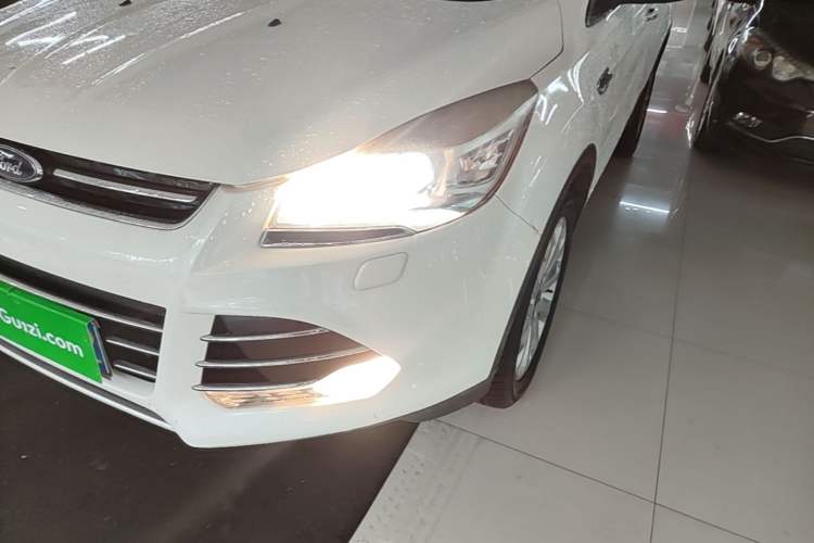 Used Ford Kuga 2015 2.0L GTDi Four-Wheel Drive Prestige Model Left Front Headlight