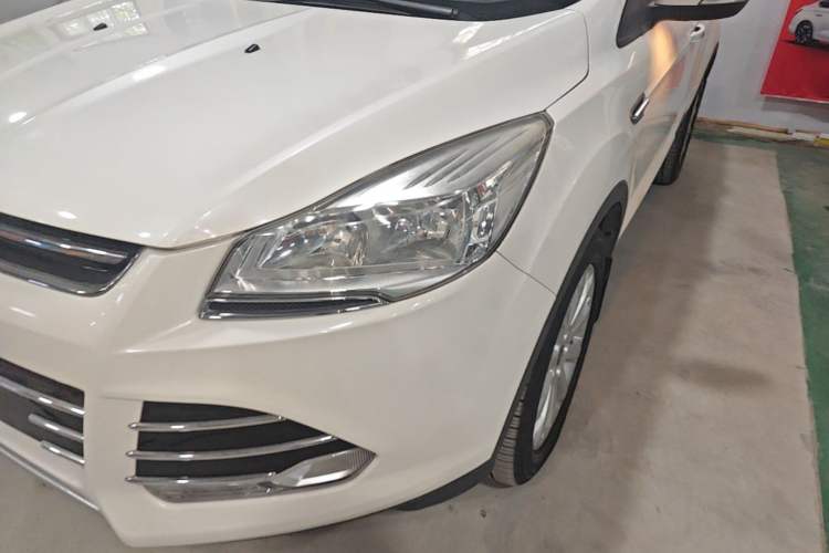 Used Ford Kuga 2015 2.0L GTDi Four-Wheel Drive Elite Model Left Front Headlight