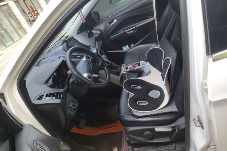 Used Ford Kuga 2015 1.5L GTDi Two-Wheel-Drive Comfort Model Left Front Seat