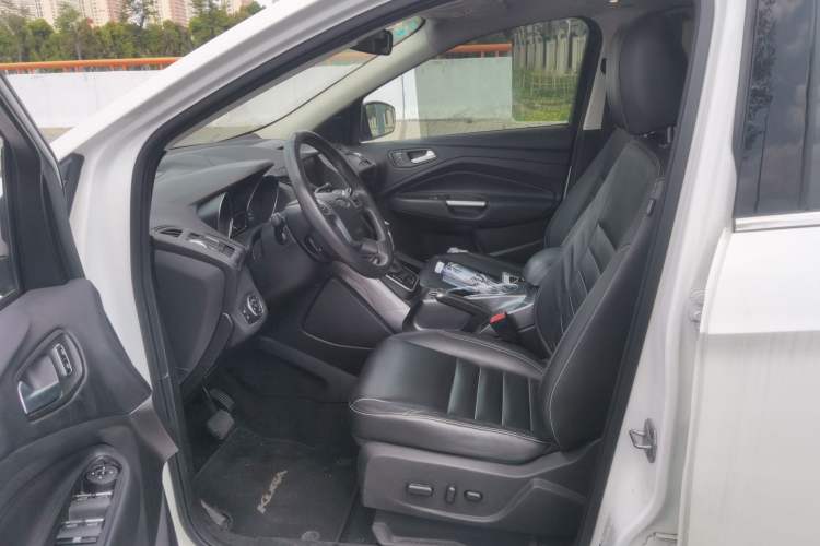 Used Ford Kuga 2015 2.0L GTDi Four-Wheel Drive Elite Model Left Front Seat