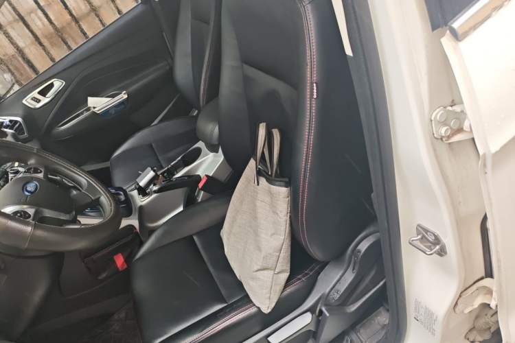 Used Ford Kuga 2015 1.5L GTDi Two-Wheel-Drive Comfort Model Left Front Seat