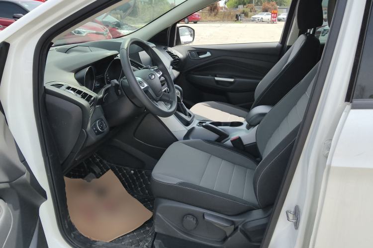 Used Ford Kuga 2015 1.5L GTDi Two-Wheel-Drive Comfort Model Left Front Seat