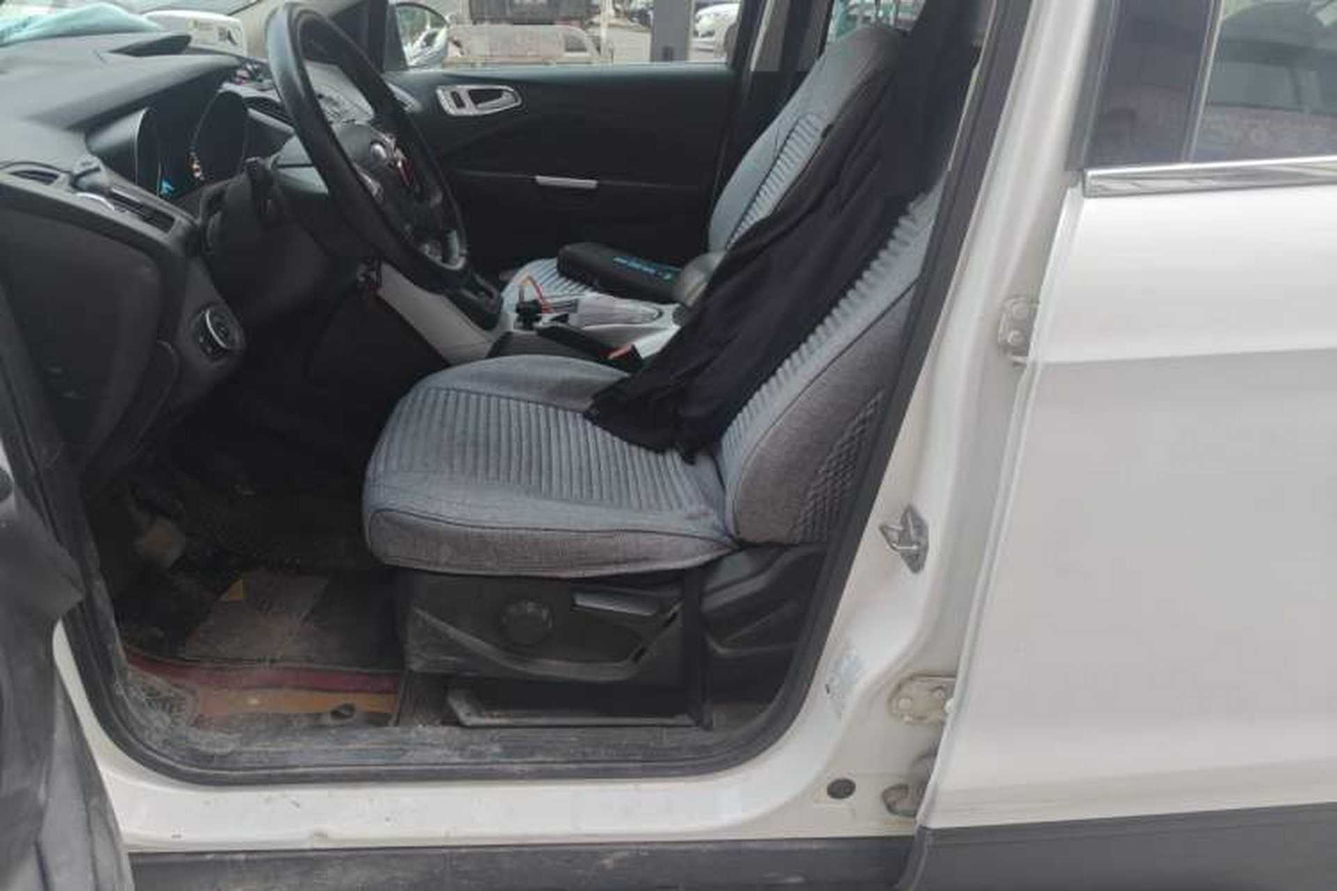 Used Ford Kuga 2015 1.5L GTDi Two-Wheel-Drive Comfort Model Left Front Seat