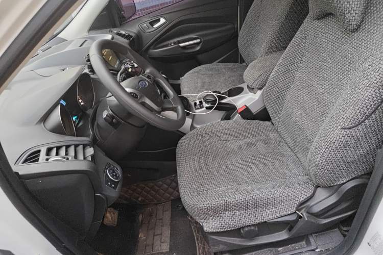 Used Ford Kuga 2015 1.5L GTDi Two-Wheel-Drive Comfort Model Left Front Seat