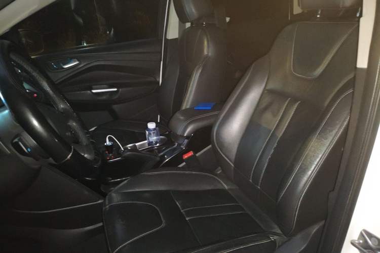 Used Ford Kuga 2015 2.0L GTDi Four-Wheel-Drive Sport Model Left Front Seat