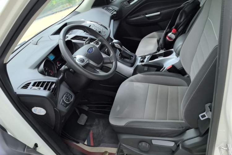 Used Ford Kuga 2015 1.5L GTDi Two-Wheel-Drive Comfort Model Left Front Seat