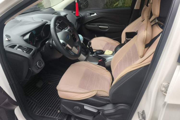 Used Ford Kuga 2015 1.5L GTDi Two-Wheel-Drive Comfort Model Left Front Seat
