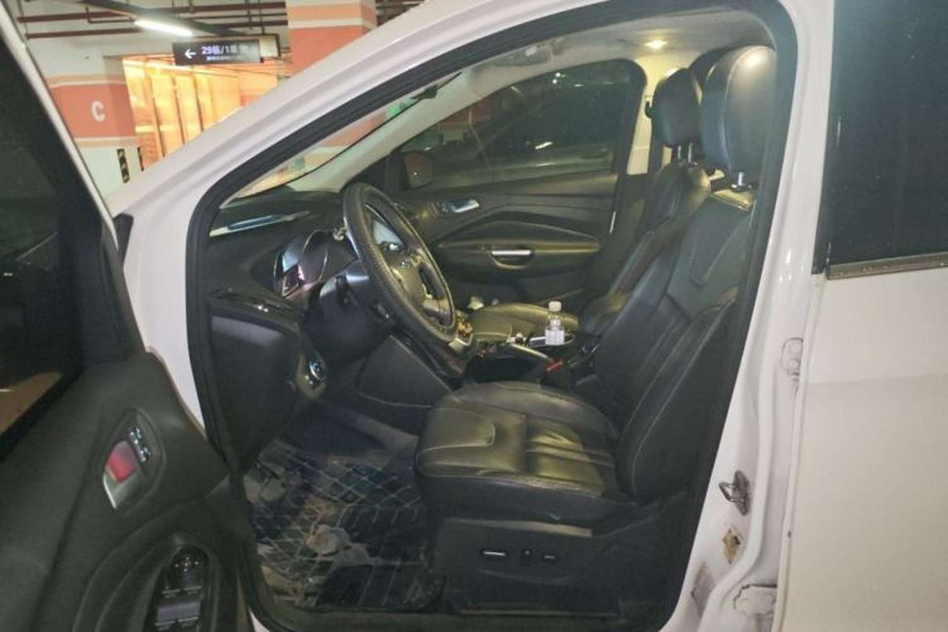 Used Ford Kuga 2015 2.0L GTDi Four-Wheel-Drive Sport Model Left Front Seat