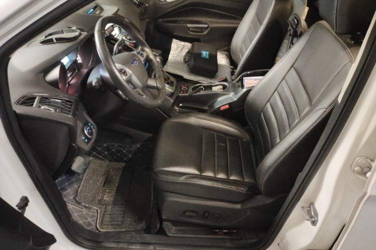 Used Ford Kuga 2015 2.0L GTDi Four-Wheel Drive Prestige Model Left Front Seat