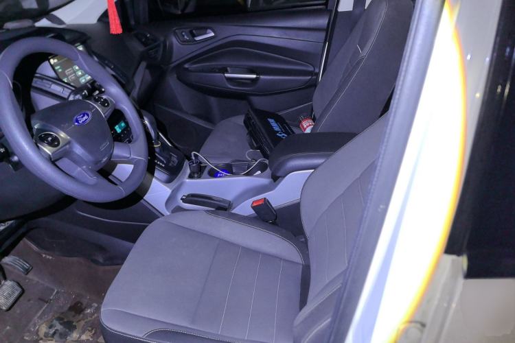 Used Ford Kuga 2015 1.5L GTDi Two-Wheel-Drive Comfort Model Left Front Seat