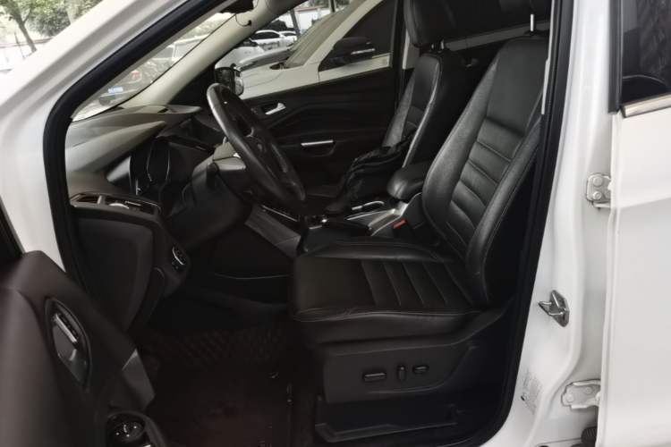 Used Ford Kuga 2015 2.0L GTDi Four-Wheel Drive Elite Model Left Front Seat