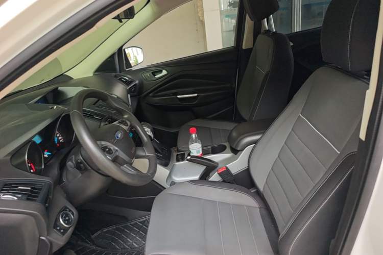 Used Ford Kuga 2015 1.5L GTDi Two-Wheel-Drive Comfort Model Left Front Seat