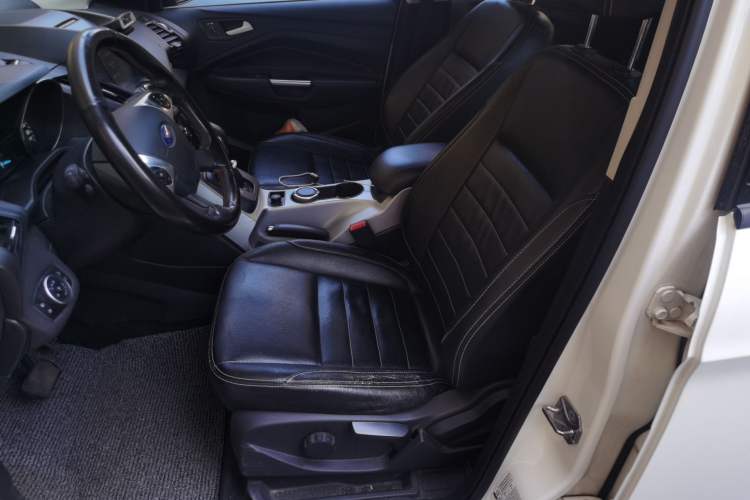 Used Ford Kuga 2015 1.5L GTDi Two-Wheel-Drive Comfort Model Left Front Seat