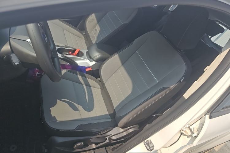 Used Ford Kuga 2015 1.5L GTDi Two-Wheel-Drive Comfort Model Left Front Seat