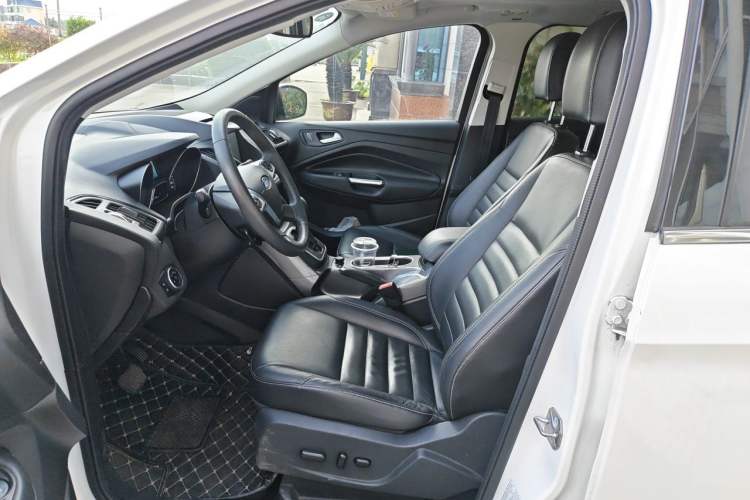 Used Ford Kuga 2015 2.0L GTDi Four-Wheel Drive Elite Model Left Front Seat