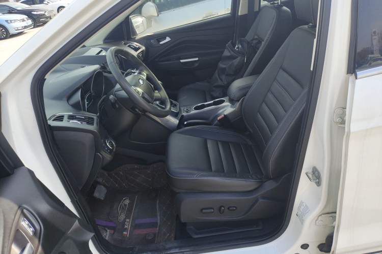Used Ford Kuga 2015 2.0L GTDi Four-Wheel Drive Prestige Model Left Front Seat
