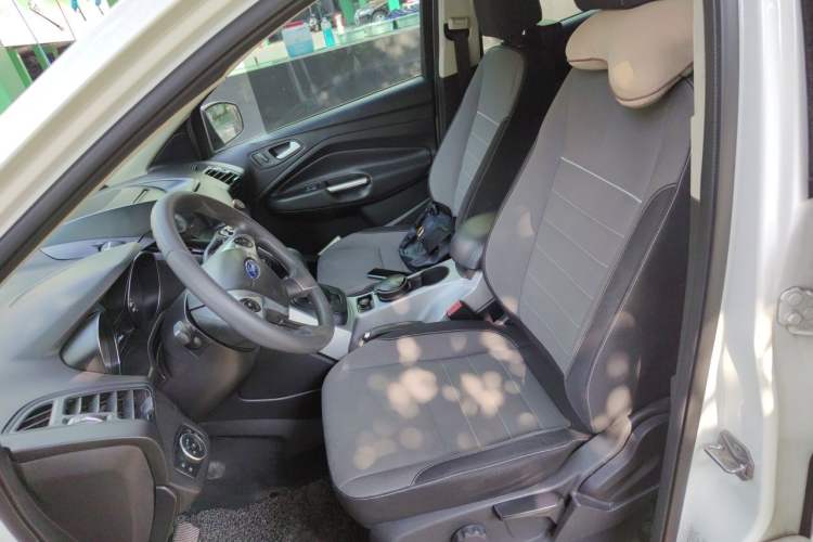 Used Ford Kuga 2015 1.5L GTDi Two-Wheel-Drive Comfort Model Left Front Seat