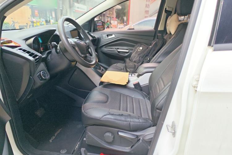 Used Ford Kuga 2015 1.5L GTDi Two-Wheel-Drive Comfort Model Left Front Seat