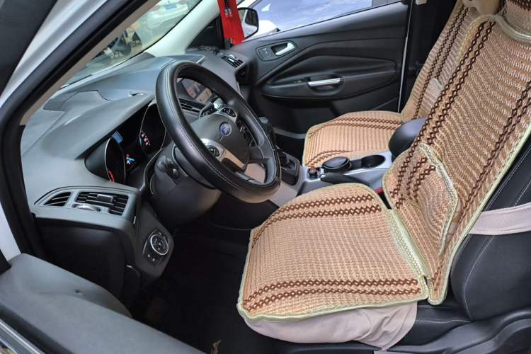 Used Ford Kuga 2015 1.5L GTDi Two-Wheel-Drive Comfort Model Left Front Seat