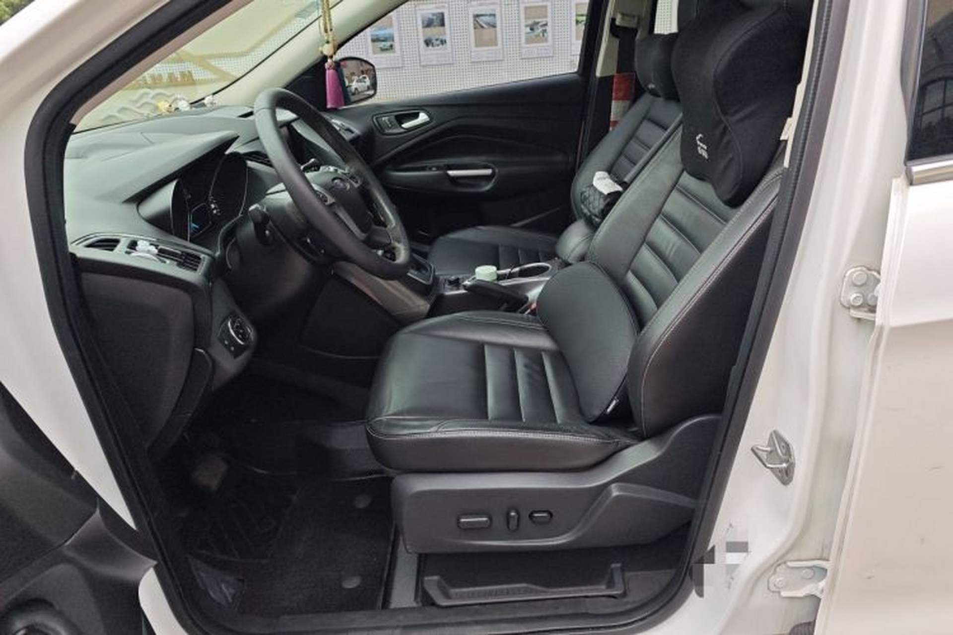 Used Ford Kuga 2015 2.0L GTDi Four-Wheel Drive Elite Model Left Front Seat