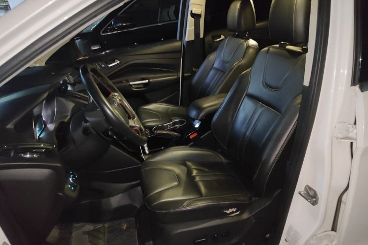 Used Ford Kuga 2015 2.0L GTDi Four-Wheel-Drive Sport Model Left Front Seat