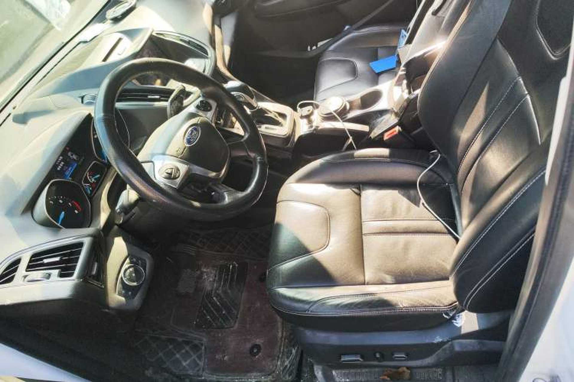 Used Ford Kuga 2015 2.0L GTDi Four-Wheel-Drive Sport Model Left Front Seat
