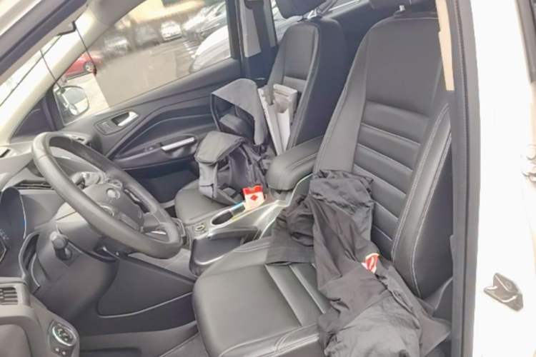 Used Ford Kuga 2015 1.5L GTDi Four-Wheel-Drive Elite Model Left Front Seat