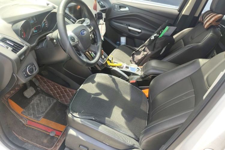 Used Ford Kuga 2015 2.0L GTDi Four-Wheel-Drive Sport Model Left Front Seat