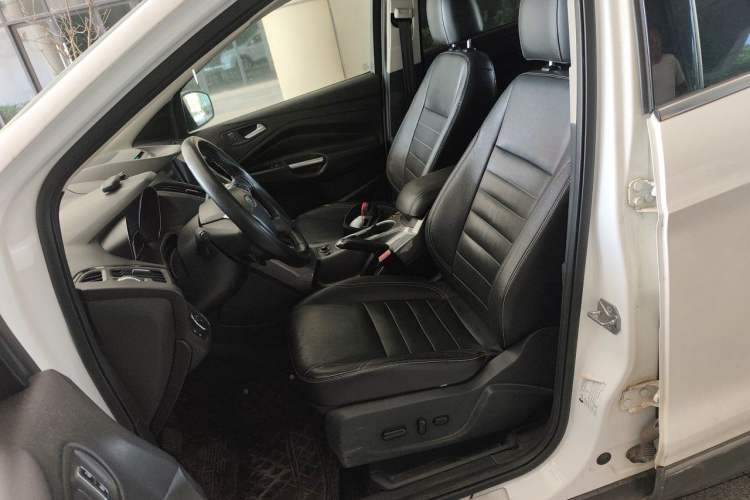 Used Ford Kuga 2015 2.0L GTDi Four-Wheel Drive Prestige Model Left Front Seat