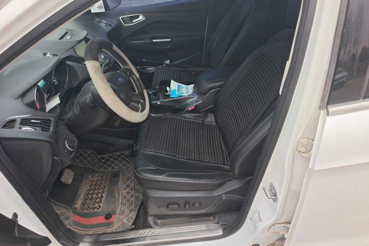 Used Ford Kuga 2015 1.5L GTDi Four-Wheel-Drive Elite Model Left Front Seat