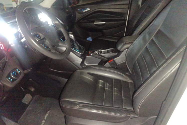 Used Ford Kuga 2015 2.0L GTDi Four-Wheel Drive Prestige Model Left Front Seat