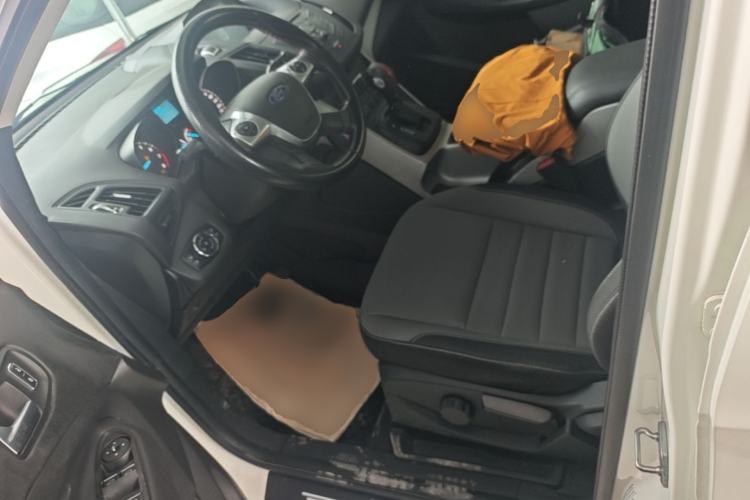 Used Ford Kuga 2015 1.5L GTDi Two-Wheel-Drive Comfort Model Left Front Seat