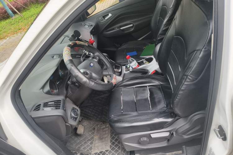 Used Ford Kuga 2015 1.5L GTDi Two-Wheel-Drive Comfort Model Left Front Seat