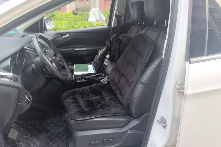 Used Ford Kuga 2015 2.0L GTDi Four-Wheel-Drive Sport Model Left Front Seat